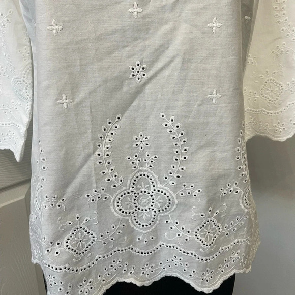 Chico’s Eyelet Lace White Blouse Shirt Size 0 US size Small (4-6) 3/4 Sleeve - Picture 2 of 6